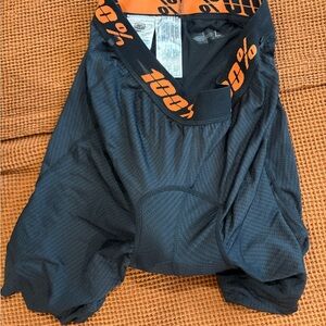 100% Crux Women’s liner shorts L